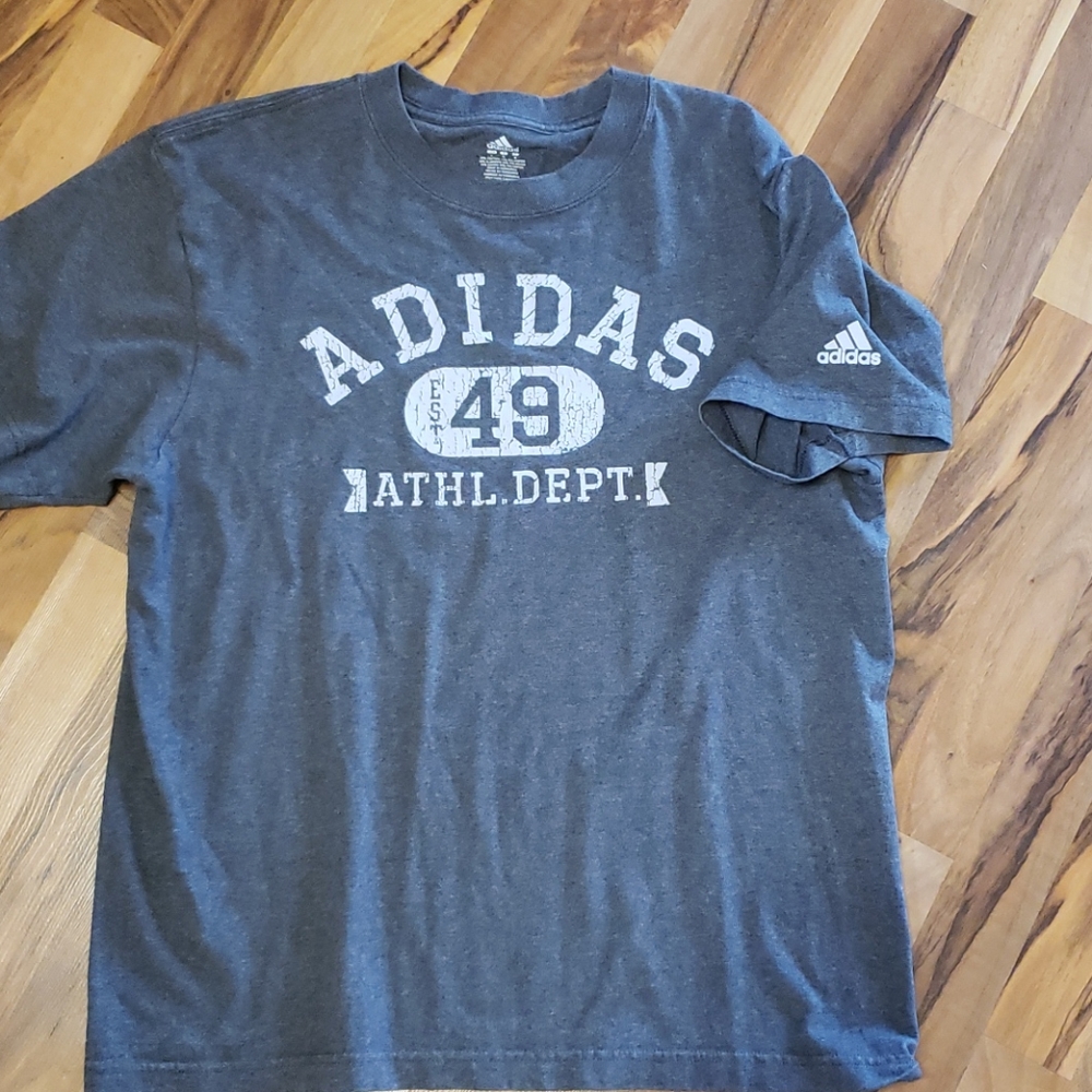 Mens adidas tee size L
